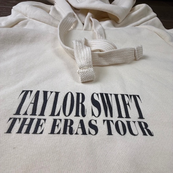 Taylor Swift The Eras Tour Hooded Sweatshirt Cream XL Pictures Logo Concert - Picture 1 of 12